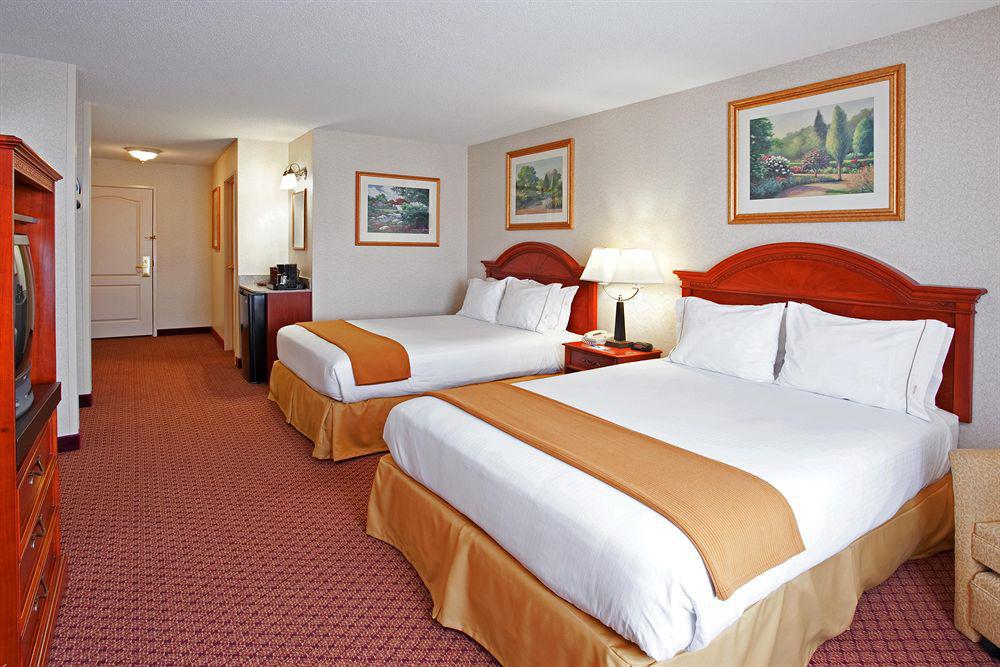 فندق West Middlesexفي  فندق وأجنحة هوليداي إن إكسبريس شارون هرميتيدج الغرفة الصورة